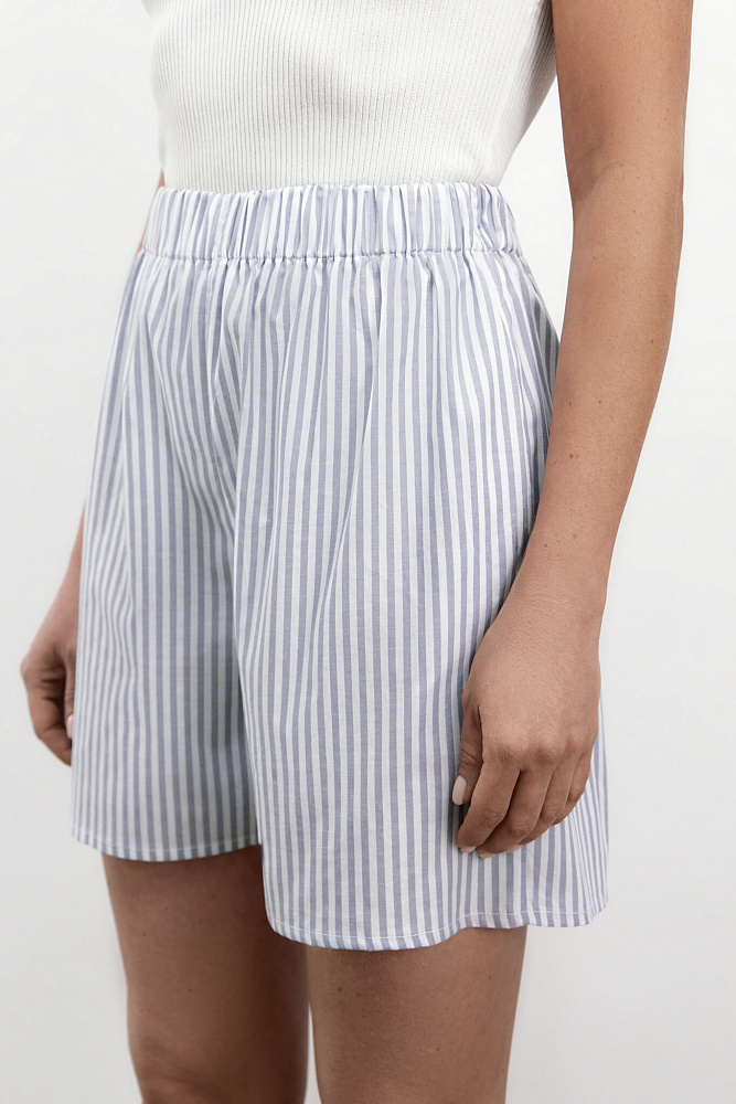 Шорты в полоску
